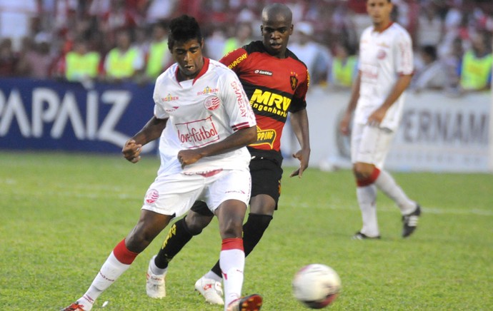 Náutico x Sport - Tobi - Rodrigo Tiuí (Foto: Aldo Carneiro) Náutico x Sport - Tobi - Rodrigo Tiuí (Foto: Aldo Carneiro)