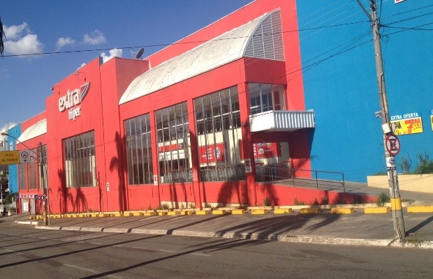 Gerente do supermercado Extra é preso em Goiânia, Goiás (Foto: Sílvio Túlio/G1)