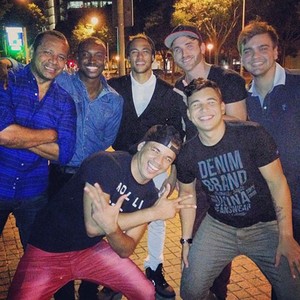 Neymar, Thiaguinho e os amigos Barcelona (Foto: Reprodução / Instagram)