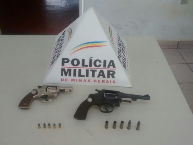 Armas foram apreendidas com a vítima e com o suspeito (Foto: Polícia Militar)