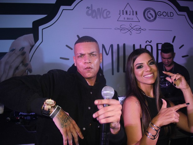 MC Duduzinho e Evelyn Regly em festa na Zona Norte do Rio (Foto: Rogerio Fidalgo/ Ag. News)
