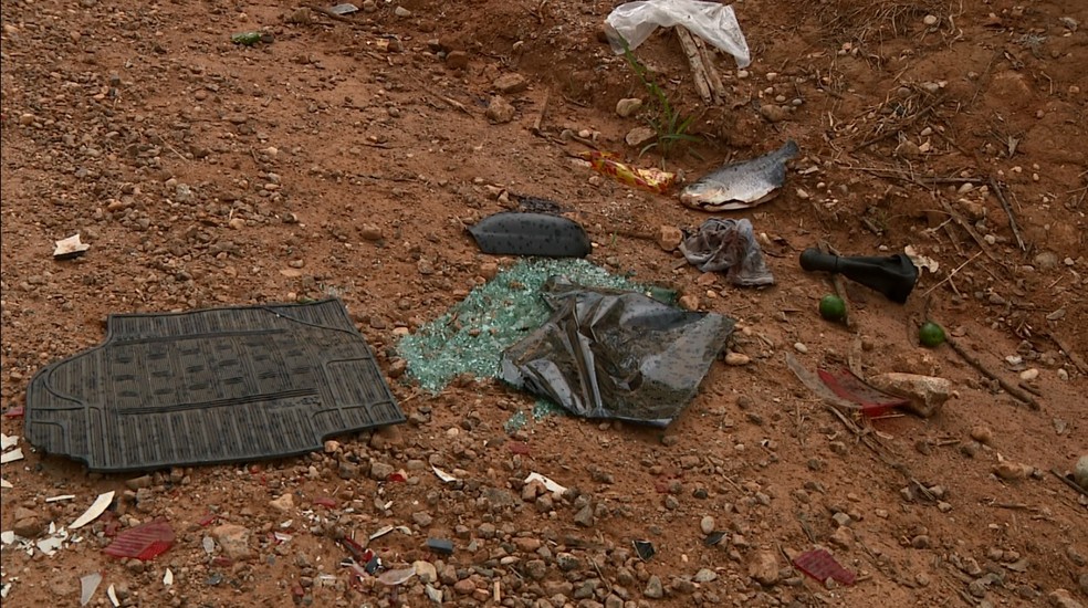 Pai abandona filhos sozinhos após acidente de carro (Foto: Reprodução/ EPTV)