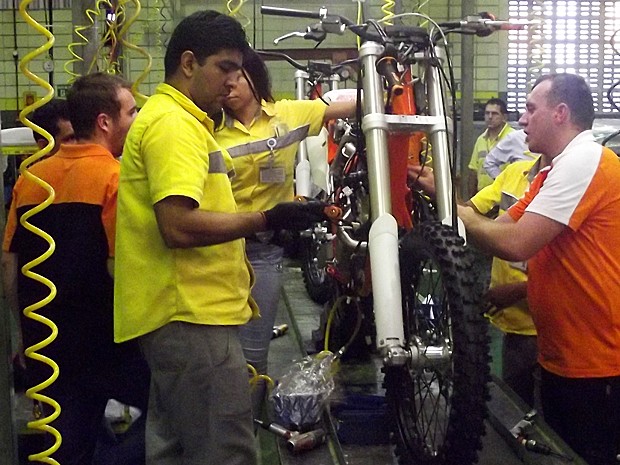 Dafra monta primeiras motos KTM em Manaus, ainda em fase de testes (Foto: Divulgação)