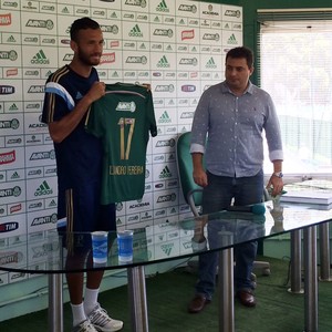 Apresentado, Leandro Pereira elogia elenco e comemora acerto com Dudu