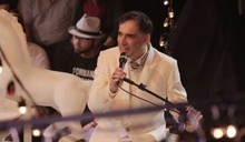 Arnaldo Antunes canta com Jeneci e Scandurra (Divulgação)