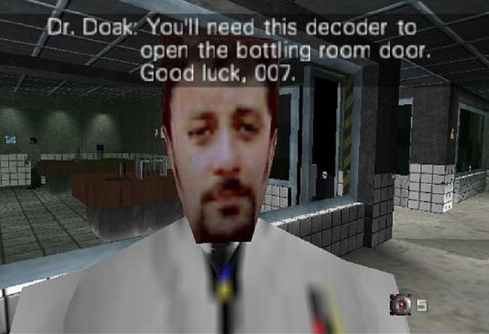 GoldenEye 007: Dr. Doak e a arma Klobb foram homenagens à participantes do desenvolvimento do game. (Foto: Reproduç~wo/the-elite.net)