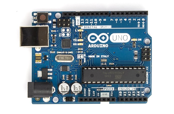 Arduino UNO: Microcontrolador suporta tensão de entrada de até 12 V (Foto: Divulgação)
