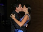 Rodrigo Faro e Vera Viel se beijam em evento em São Paulo