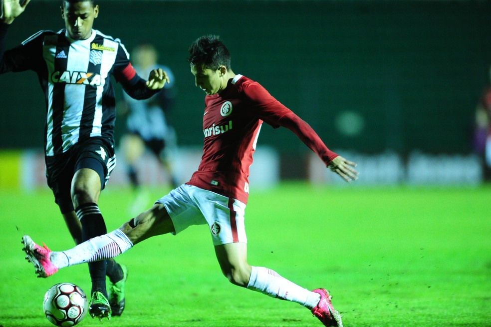 Juan teve boa atuação contra o Figueirense  (Foto: Ricardo Duarte / Inter, DVG)