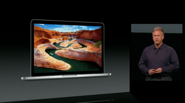 Philip Schiller apresenta o novo MacBook Pro de 13 polegadas (Foto: Reprodução)