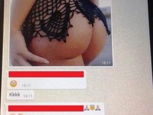 Imagem com apelo erótico foi postada em uma grupo de WhatsApp (Foto: Reprodução/Rede Social) Imagem com apelo erótico foi postada em uma grupo de WhatsApp (Foto: Reprodução/Rede Social)