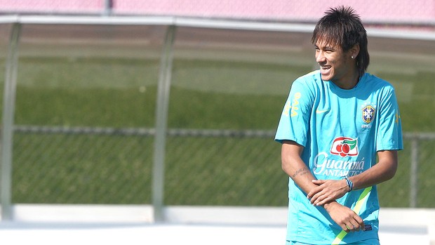 Neymar no treino da Seleção Brasileira (Foto: Mowa Press)