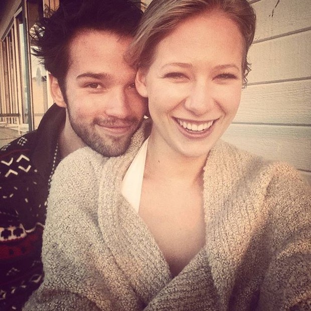Nathan Kress e Elise Moore (Foto: Instagram / Reprodução) .