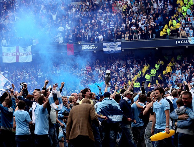 torcida manchester city comemora título (Foto: Agência Getty Images)