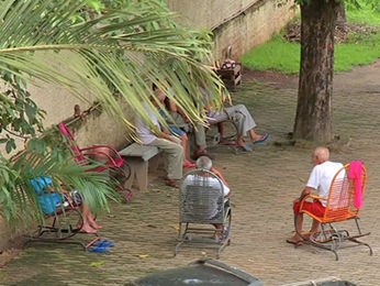 Idosos eram amarrados nas camas, segundo conselho (Foto: Reproduo/TVCA)