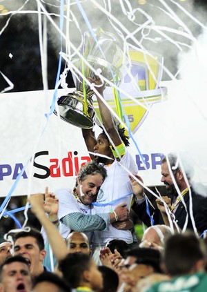 Corintianos foram primeiros a ligar para Nobre após título do Palmeiras