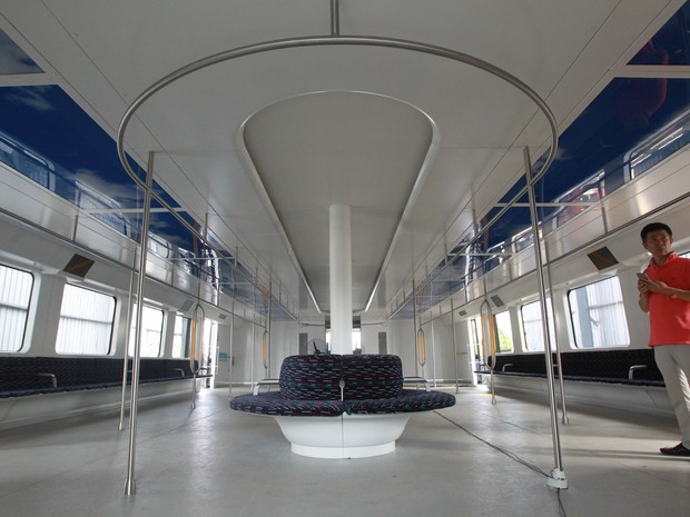 Ônibus chinês pode levar até 300 pessoas (Foto: REUTERS/Stringer)