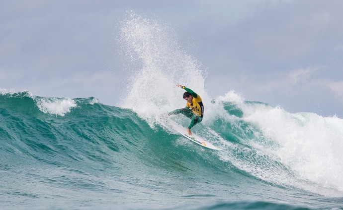 Adriano de Souza Mineirinho na estreia da sexta etapa do Circuito M undial em Jeffreys Bay na África do Sul (Foto: WSL / KC) Adriano de Souza Mineirinho na estreia da sexta etapa do Circuito M undial em Jeffreys Bay na África do Sul (Foto: WSL / KC)