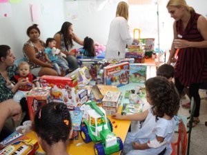 Hospital recebeu mais de 60 itens de loja de brinquedos (Foto: Divulgação/Assessoria de Imprensa)