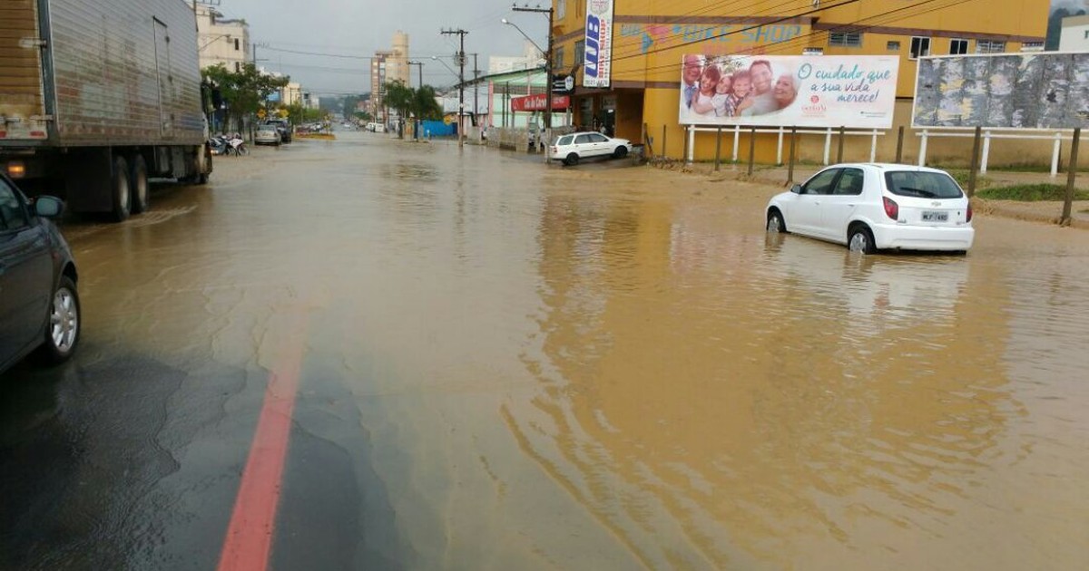 G1 Temporal causa alagamentos e deslizamentos em Rio do Sul notícias em Santa Catarina