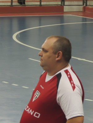 fernando cabral, técnico do São Paulo/]Suzano futsal (Foto: Thiago Fidelix)