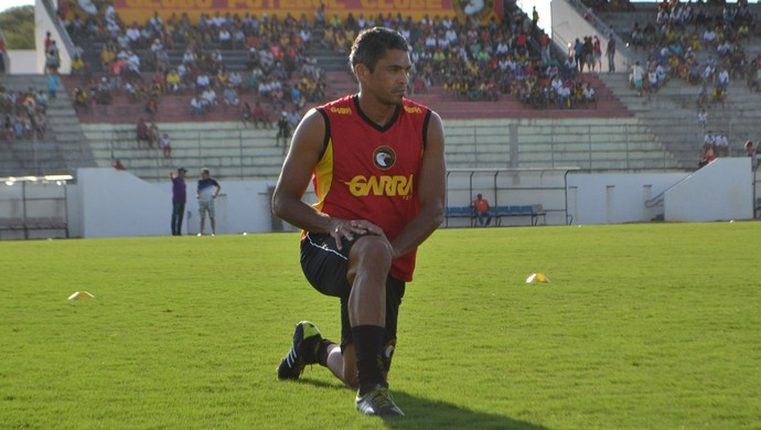 Robson - zagueiro do Globo FC (Foto: Jocaff Souza/GloboEsporte.com)