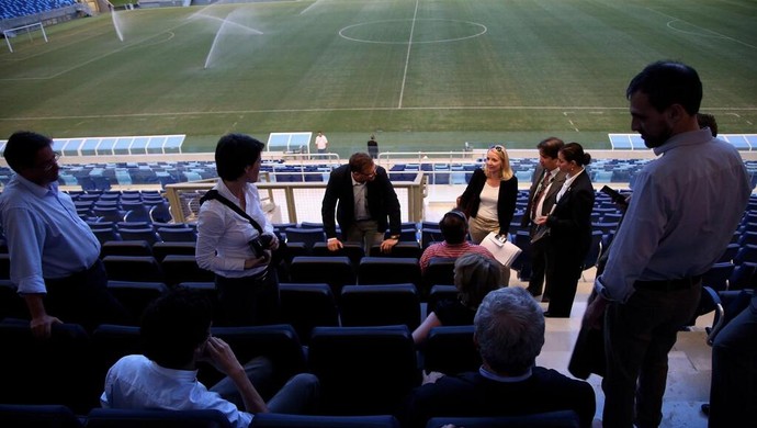 Valcke visita Arena Pantanal (Foto: Reprodução/Twitter) Valcke visita Arena Pantanal (Foto: Reprodução/Twitter)