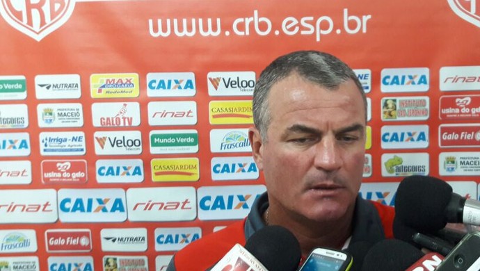 Mazola Júnior, técnico do CRB (Foto: Denison Roma / GloboEsporte.com)