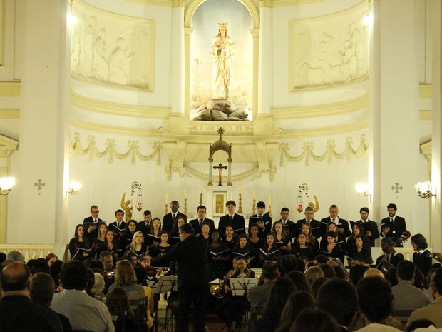 Grupo faz apresentações em igrejas (Foto: Divulgação/Canta Petrópolis)