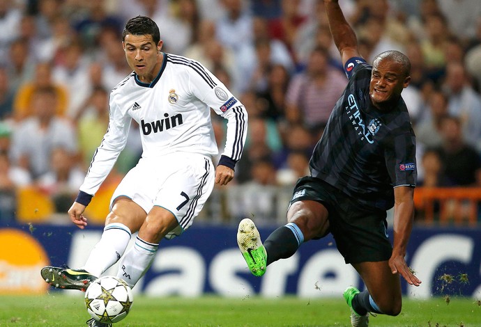 Cristiano Ronaldo e Kompany, Real Madrid x Manchester City (Foto: AgÃƒÂªncia Reuters)