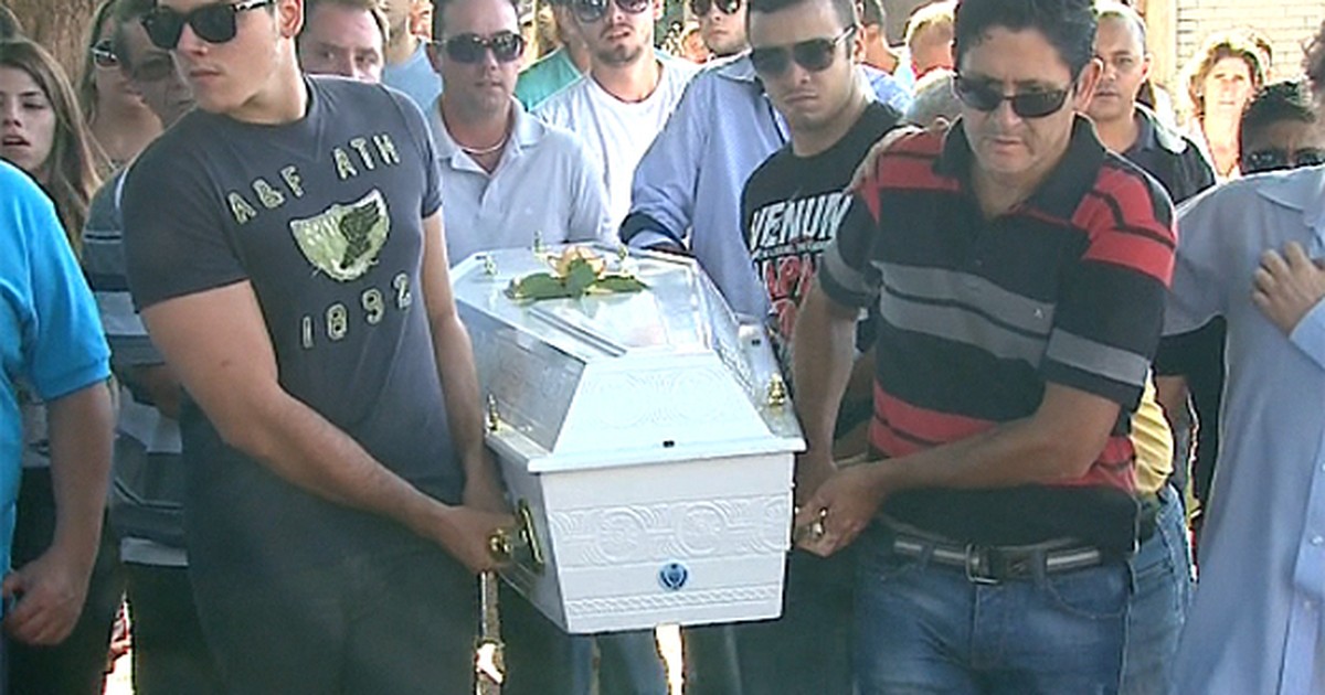 G1 Filha do cantor Giovani é