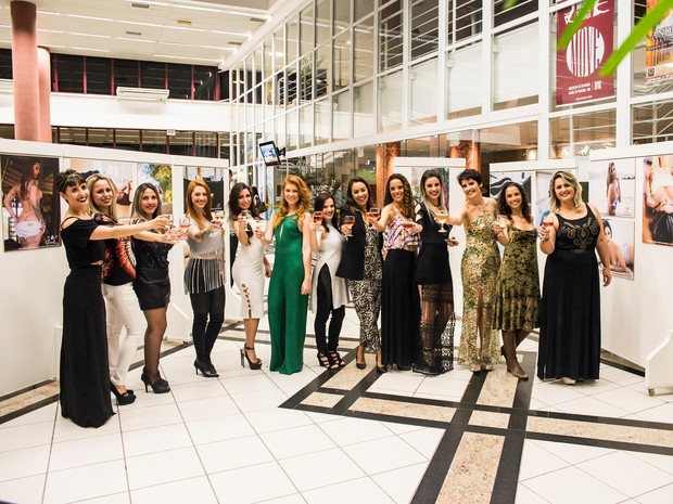 Modelos participaram de coquetel de estreia do projeto Divas Brasileiras (Foto: Estúdio Carol Medeiros/Divulgação) Modelos participaram de coquetel de estreia do projeto Divas Brasileiras (Foto: Estúdio Carol Medeiros/Divulgação)