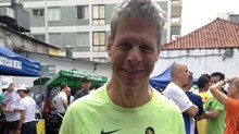 Portador de síndrome rara dá receita: como ser feliz correndo (Luiz Cláudio Amaral / Globoesporte.com)