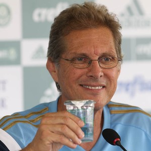 Com casa sempre cheia, Oswaldo elogia: 