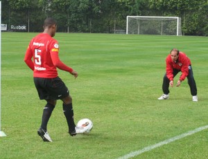 Wellington treino São Paulo (Foto: Marcelo Prado / Globoesporte.com)