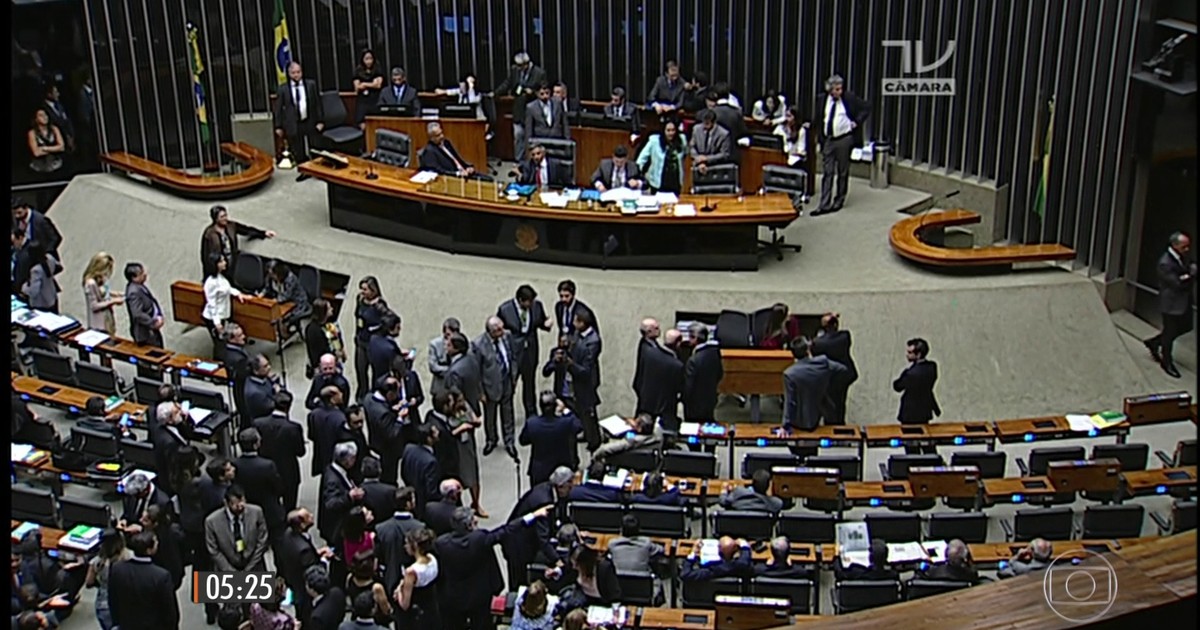 Câmara retira seis propostas do MPF e desfigura pacote anticorrupção