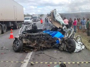 Ultrapassagem indevida mata jovem na Bahia  (Foto: Adelson Meira/ Portal Poções )