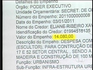 Documento recebido por uma moradora da cidade informando sobre o pagamento de uma obra não realizada (Foto: Reprodução/TV Anhanguera TO)