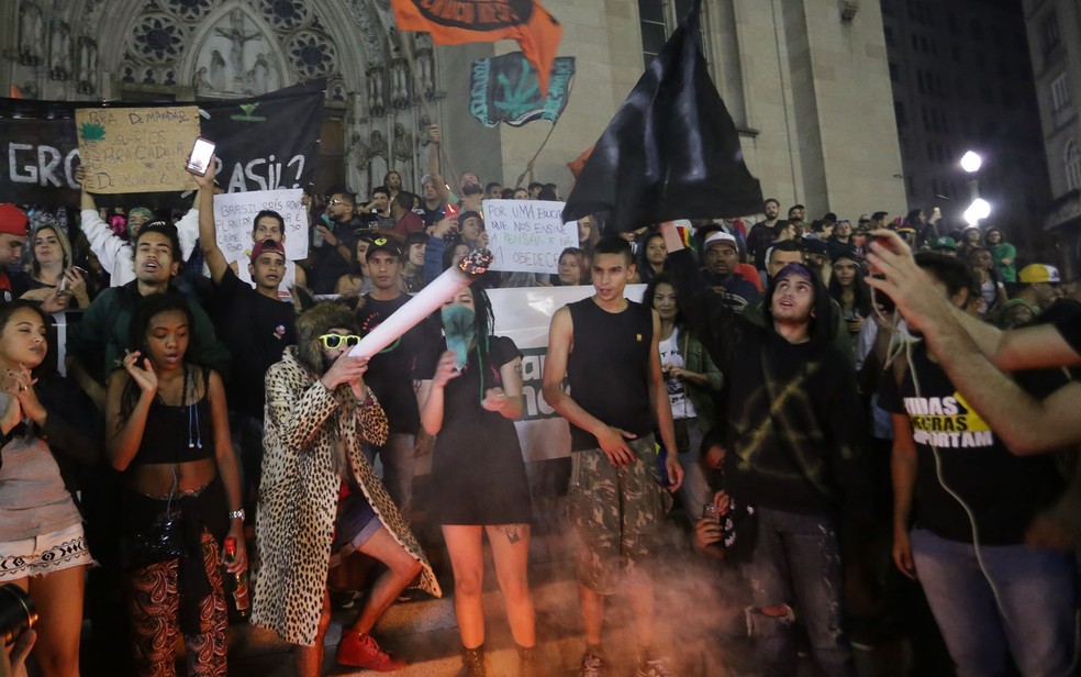 Marcha da Maconha terminou na Praça da Sé (Foto: Newton Menezes/Futura Press/Estadão Conteúdo)