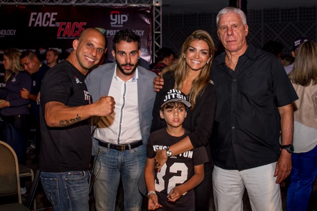 Famosos comparecem em evento de MMA no Rio (Foto: Míriam Jaske / Divulgação)