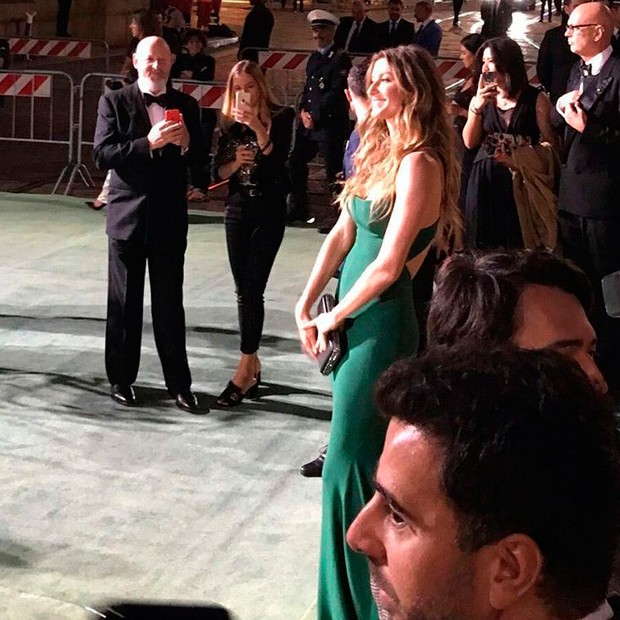 Gisele chega ao red carpet! (Foto: Reprodução/Instagram)