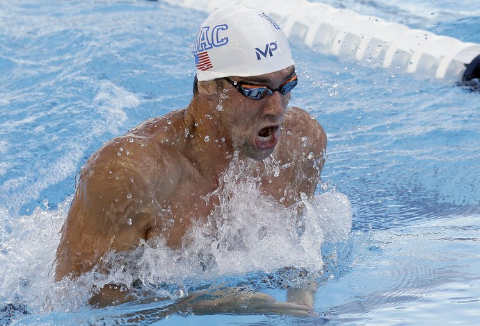 Michael Phelps compete na final dos 200 metros peito no Campeonato Americano  (Foto: AP Photo/Eric Gay)