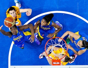 Espanha x Brasil basquete sub 19 (Foto: FIBA)