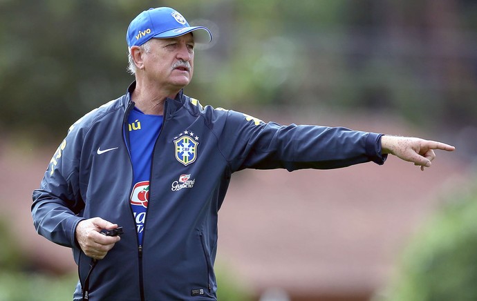 Felipão no treino da Seleção (Foto: Mowa Press)