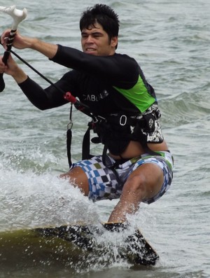 Kitesurfista navega nas águas de Roraima (Foto: Divulgação/GloboEsporte.com)