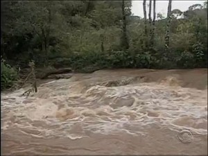 Alex se afogou em pequeno rio da cidade na quarta (30) (Foto: Reprodução RBS TV)