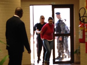 Edelvânia Wirganovicz chega à audiência do caso Bernardo em Três Passos, RS (Foto: Caetanno Freitas/G1) Edelvânia Wirganovicz chega à audiência do caso Bernardo em Três Passos, RS (Foto: Caetanno Freitas/G1)