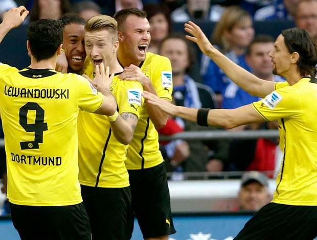 Borussia Dortmund comemoração jogo Schalke (Foto: Reuters)