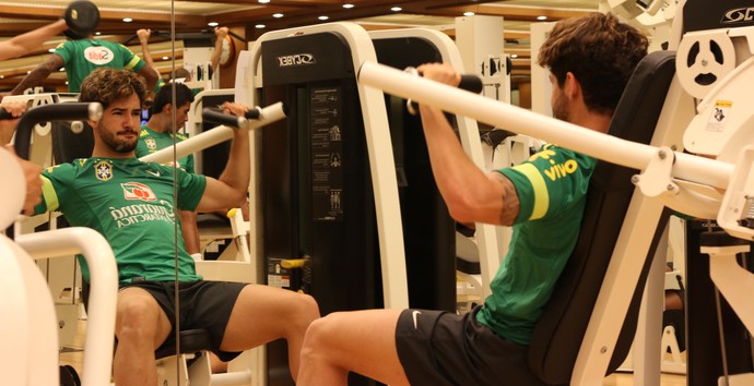 Alexandre Pato, Seleção, academia (Foto: MOWA PRESS)