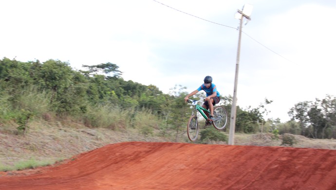 Campeonato de Bicicross movimenta o Parque Cesamar, na capital (Foto: Divulgação)